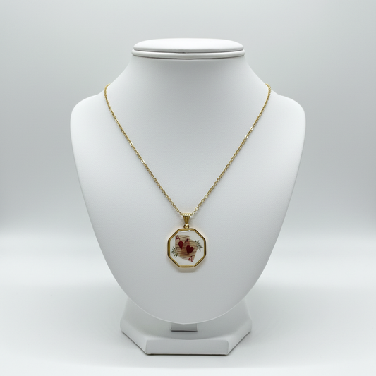 Collana Asso di Cuori su busto bianco