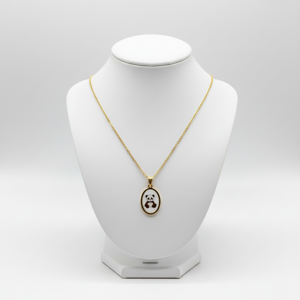 Collana Panda su busto bianco